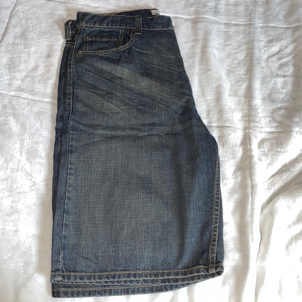 Levi’s 569 loose straight denim shorts